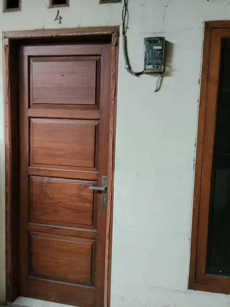 Di kontrakan tahunan