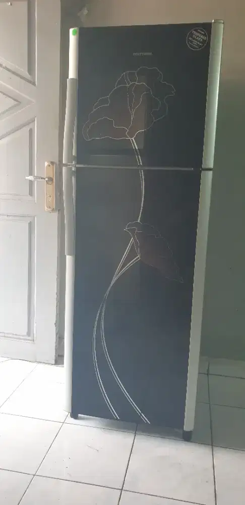 Di jual kulkas 2 pintu siap pakai