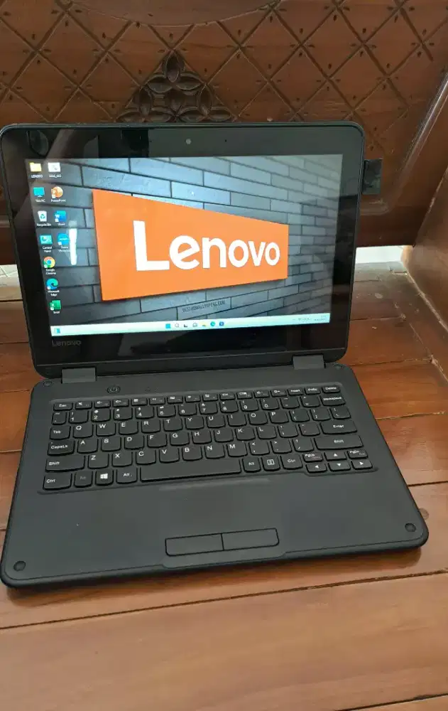 LAPTOP LENOVO 300E SSD 128GB + 64GB TOUCHSCREEN