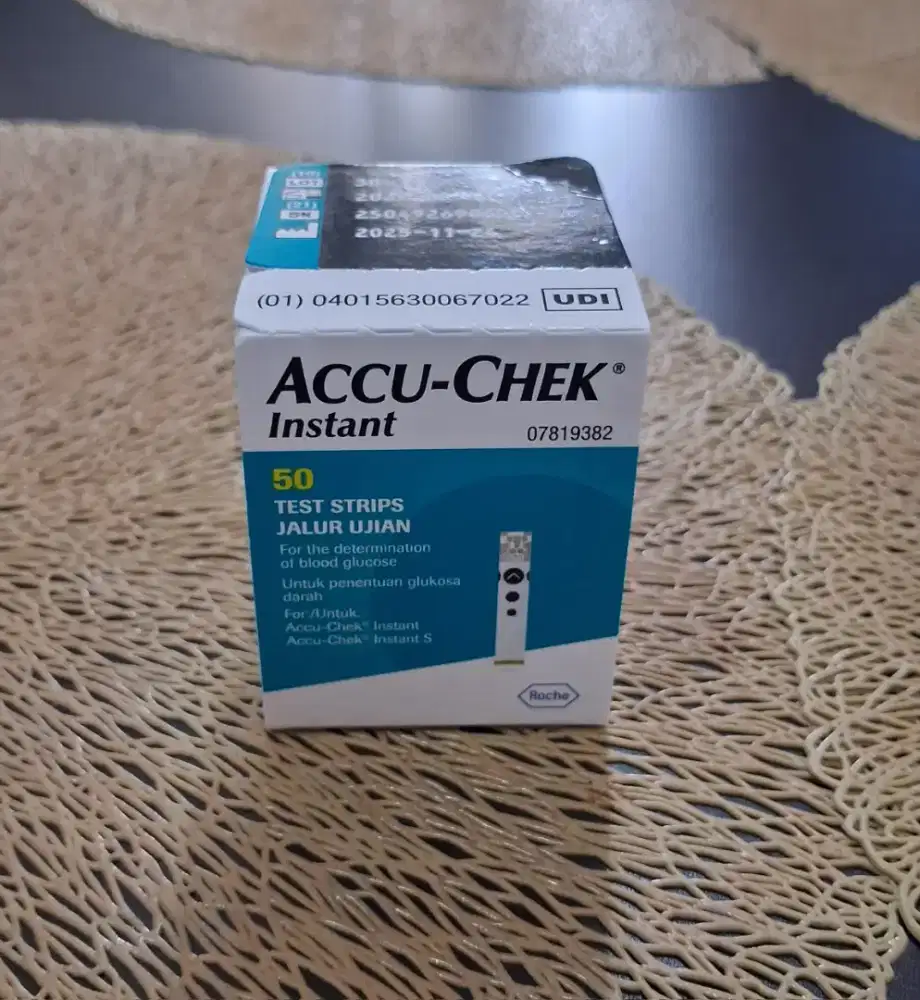 Strip Accu Check Instant 100% baru masih segel