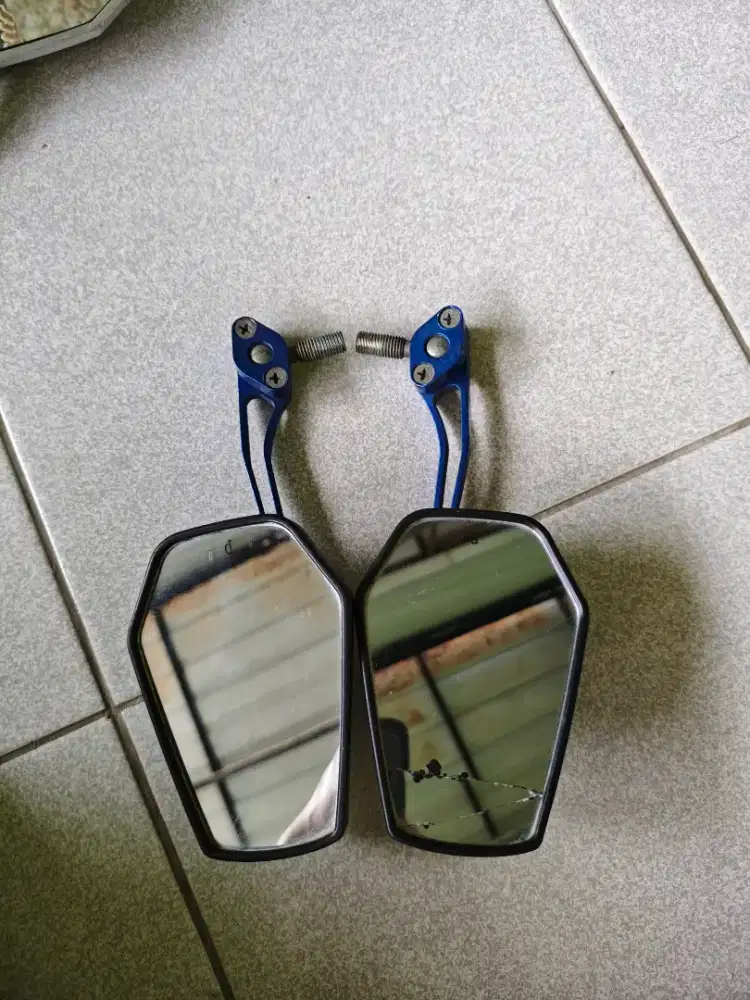Kaca spion oval universal