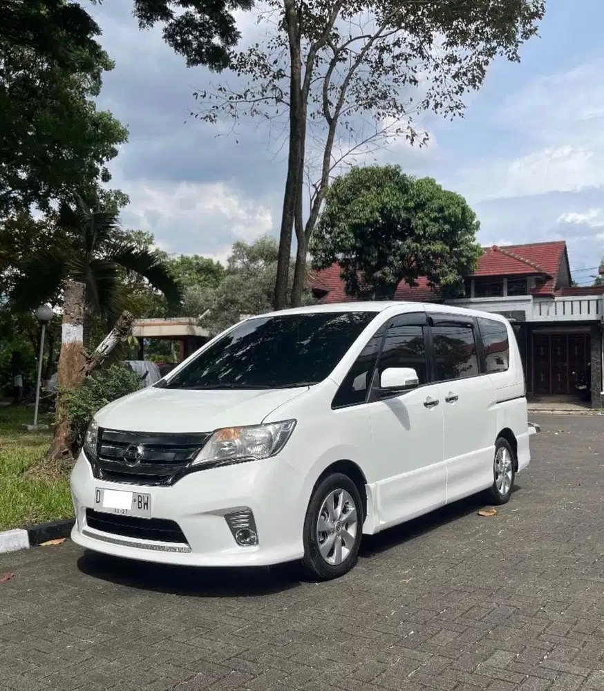 Nissan Serena HWS 2013 Mulus Pajak Panjang