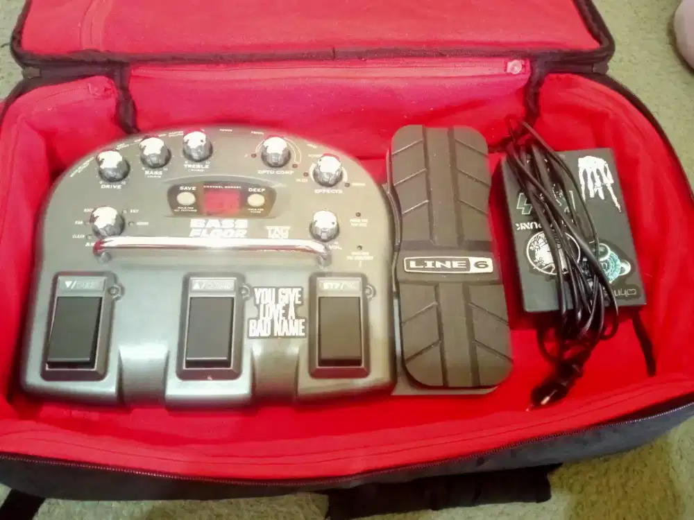 Line 6 POD Floor Bass plus