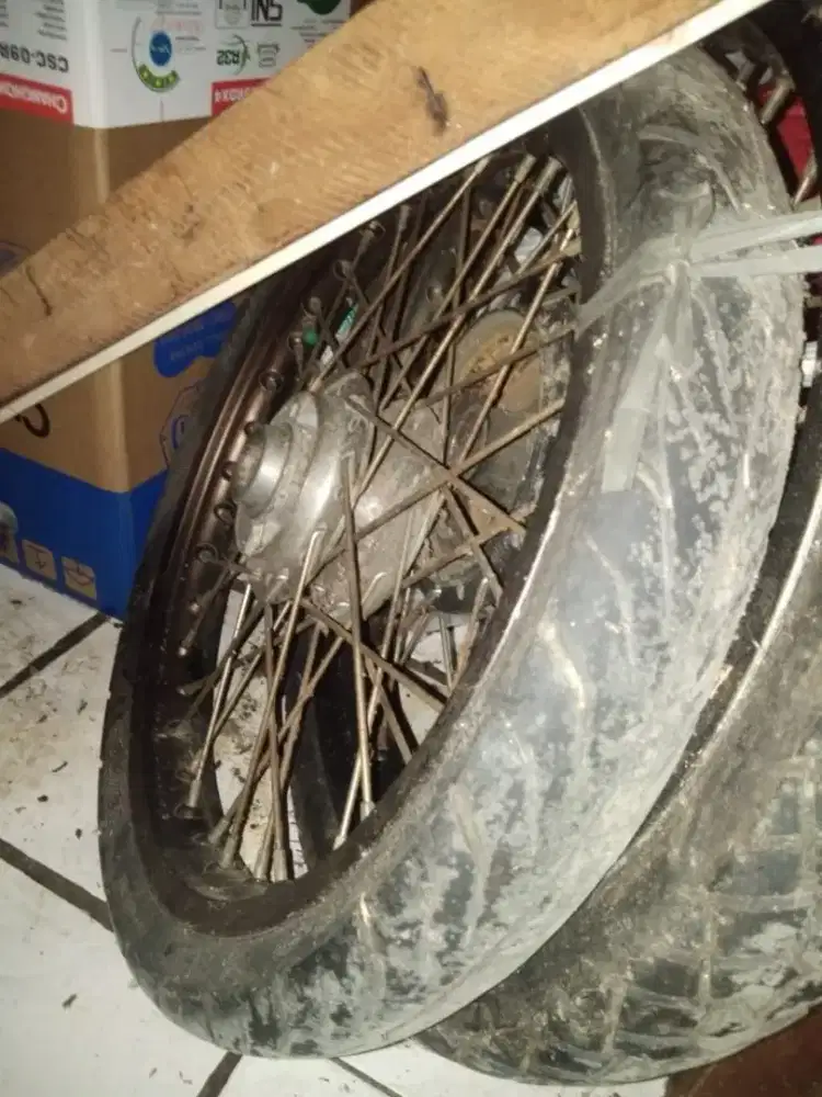 Ban bekas motor king
