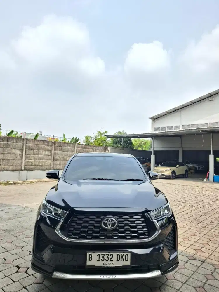 Zenix hybrid 2023 V modellista matic. Km 43rb antik