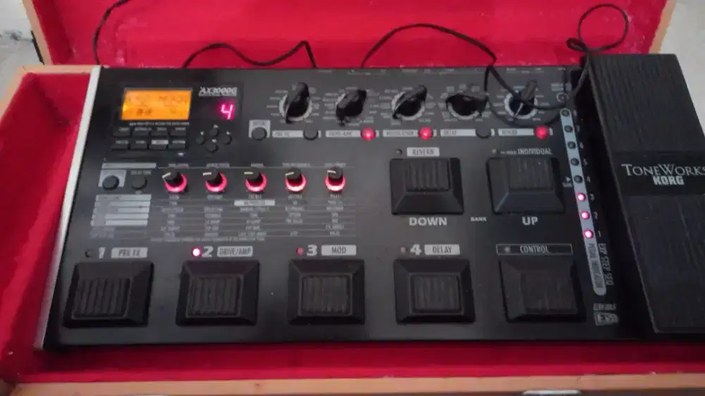 Efek Korg AX 3000