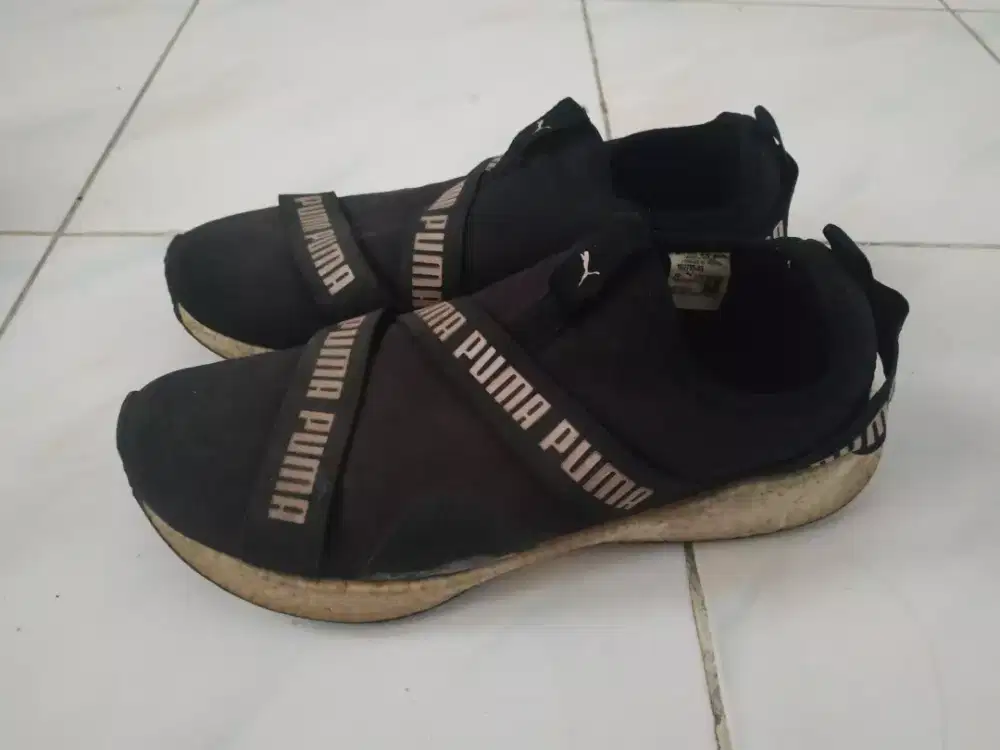 Sepatu puma  second
