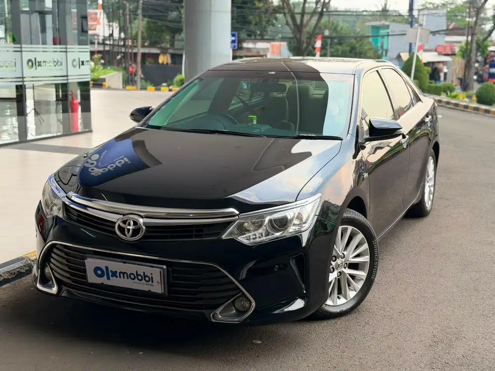 DP RENDAH - Toyota Camry 2.5 V Bensin-AT 2015