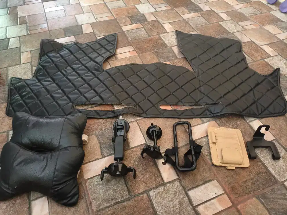 Di jual semua aksesoris bekas mobil yaris bakpao