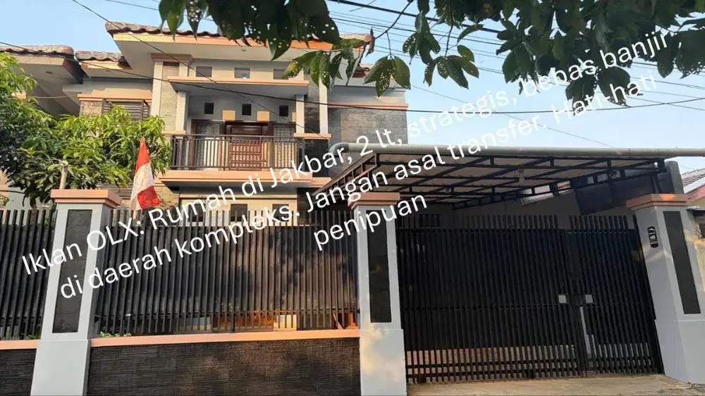 Rumah di Jakbar, 2 lt, strategis, bebas banjir di daerah kompleks
