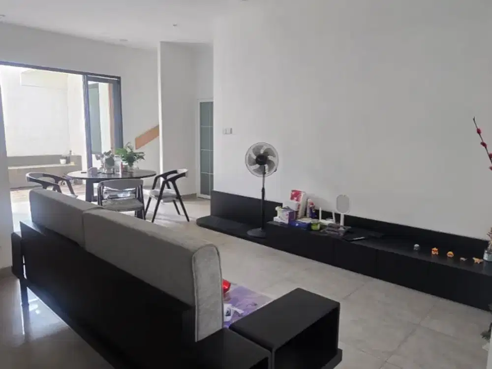 DIJUAL RUMAH BAGUS SIAP HUNI BANGUNAN 2 LANTAI JUAL MURAH DI CITRA GARDEN 1
