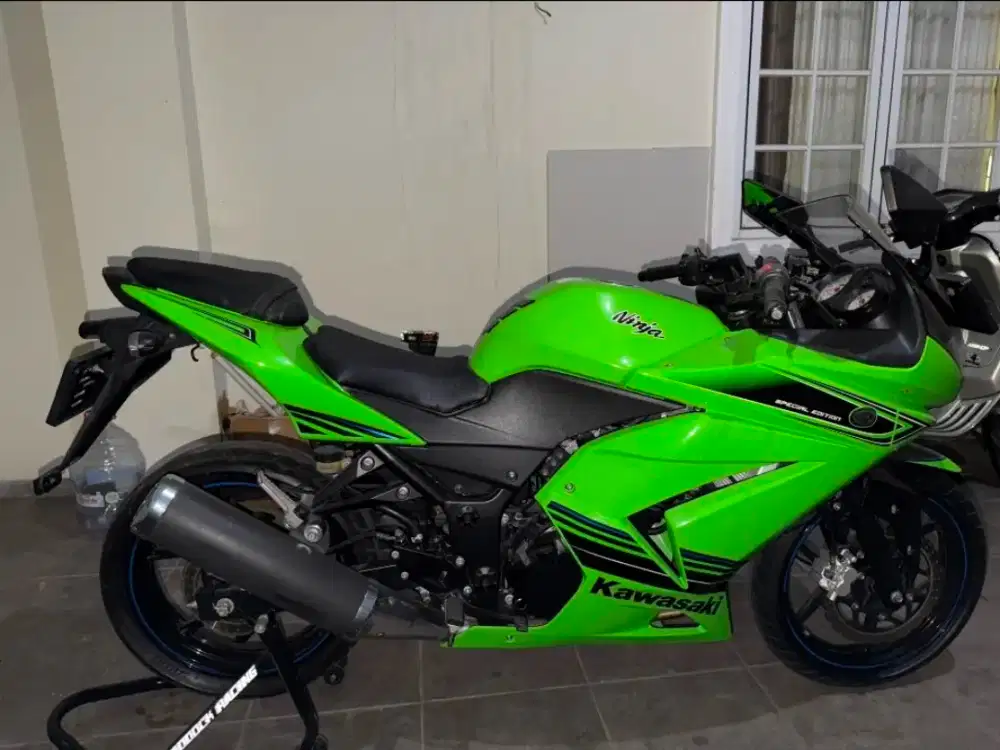 Kawasaki ninja 250 karbu hijau