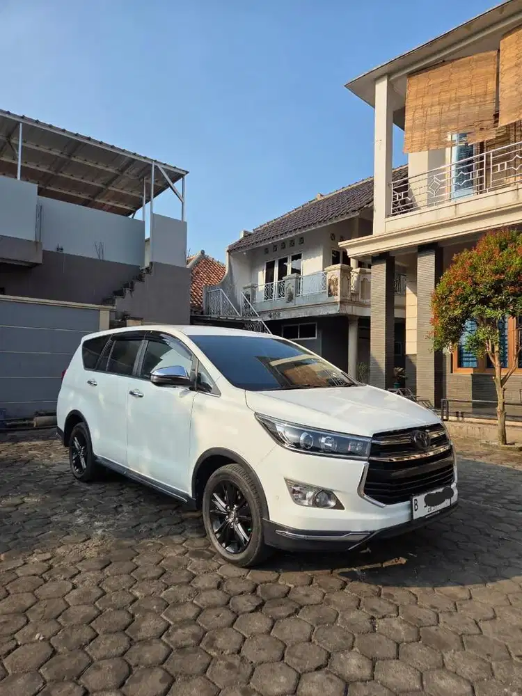 Innova Venturer Diesel 2019