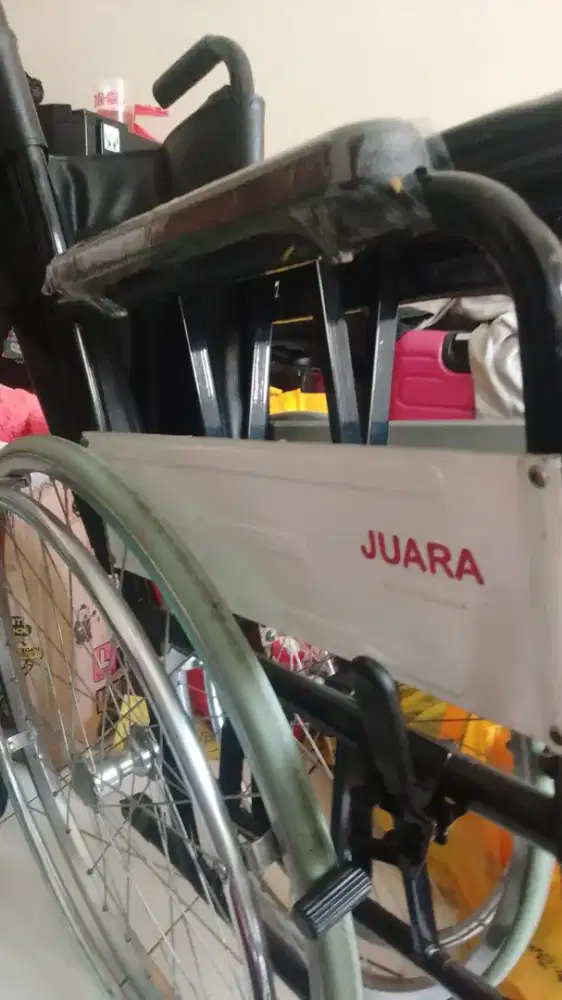 Kursi roda merk juara