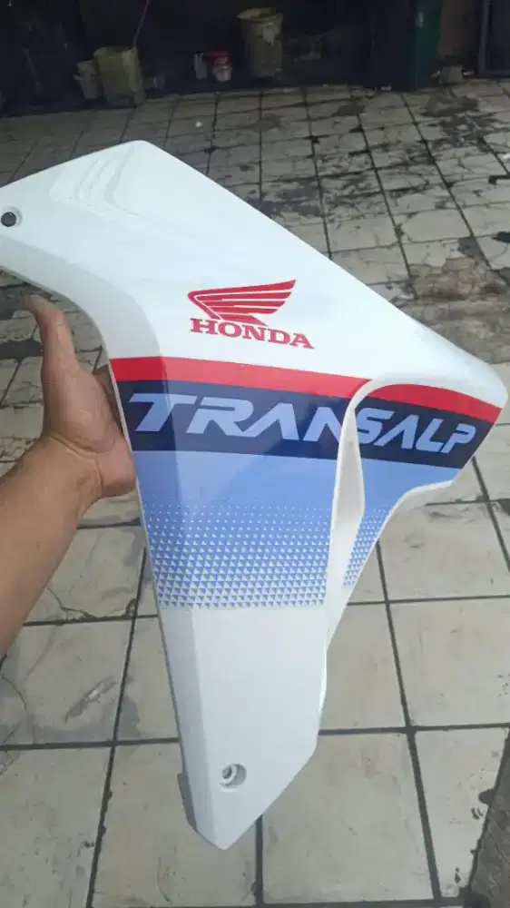 Panel side L kiri honda transalp Xl750 2023