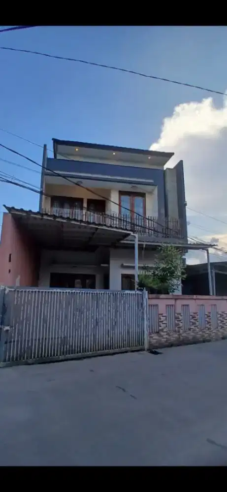 DIJUAL RUMAH 2 LANTAI