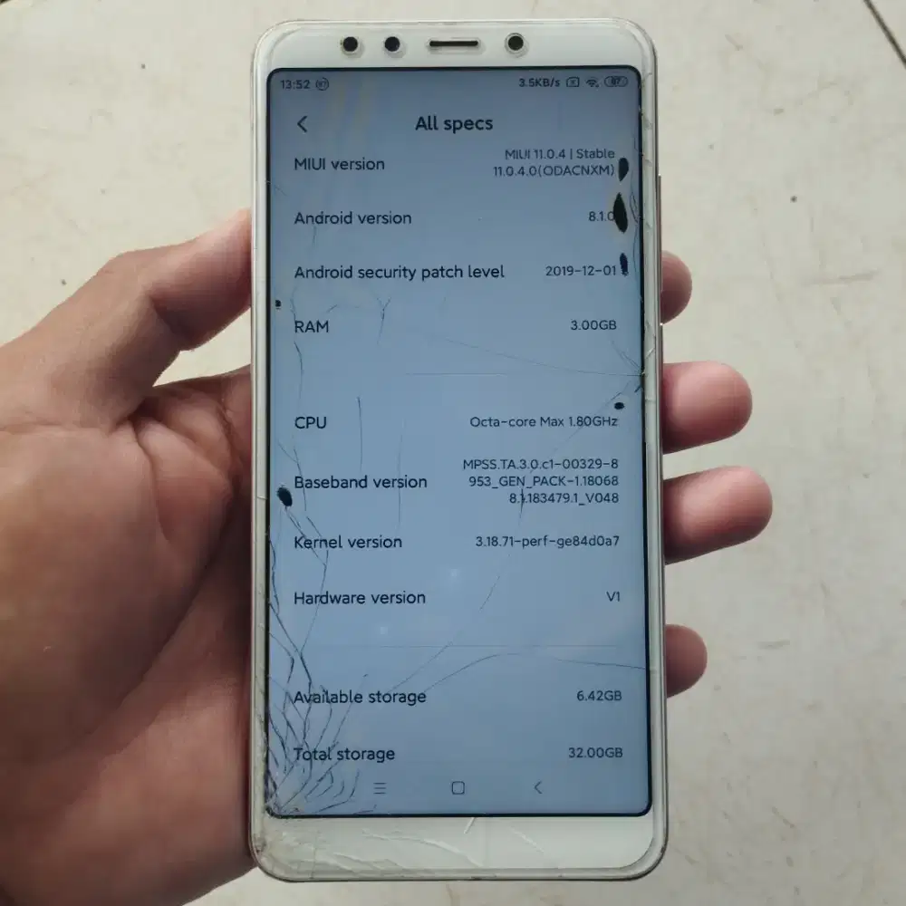 Xiaomi Redmi 5 3/32GB Layar pecah