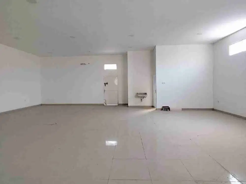 Ruang Usaha Tengah Kota Solo