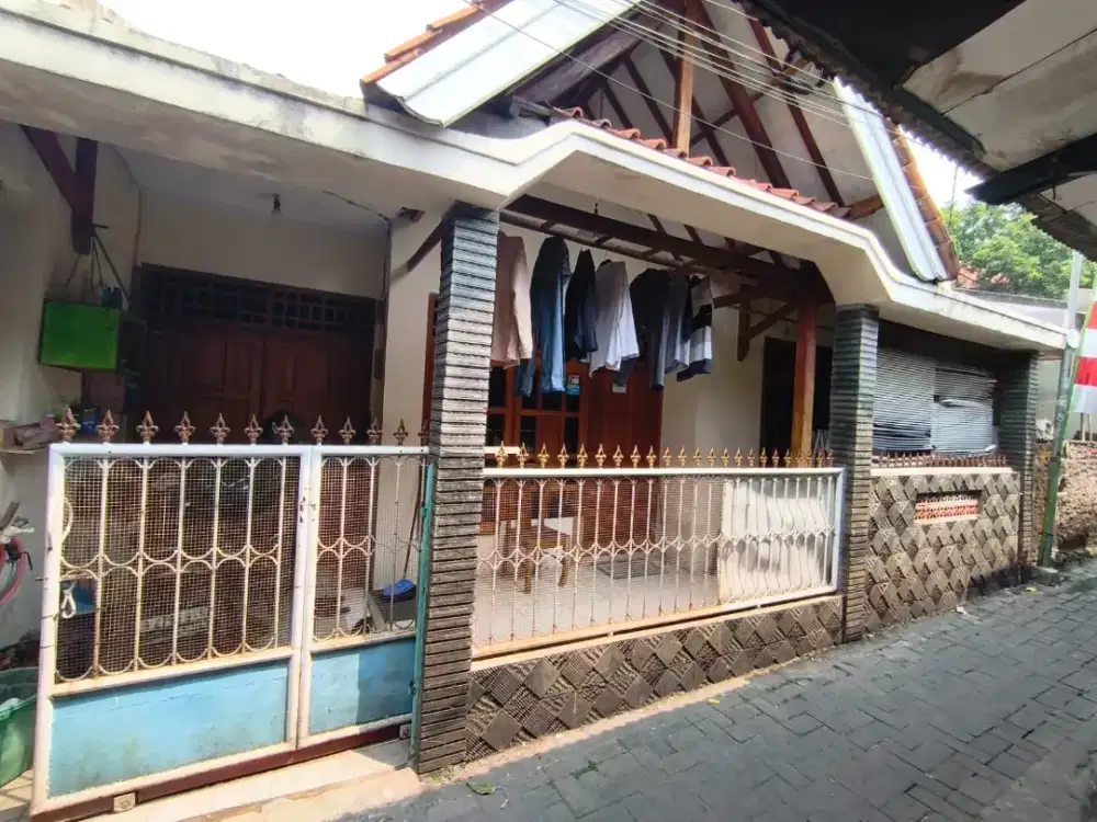 Di jual rumah di peninggilan ciledug