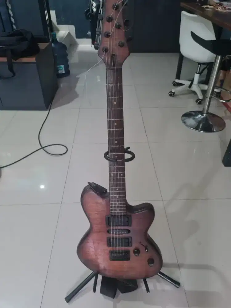 Gitar listrik ibanez signature