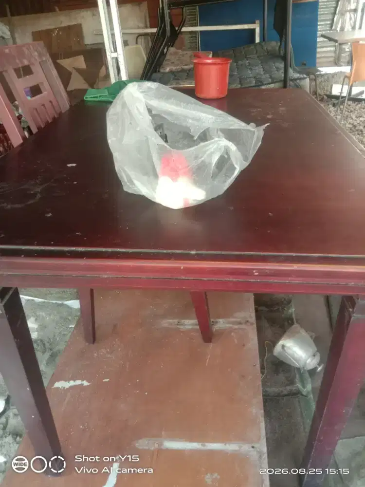 Jual cepat meja makan meja kayu minus kursi da satu doang