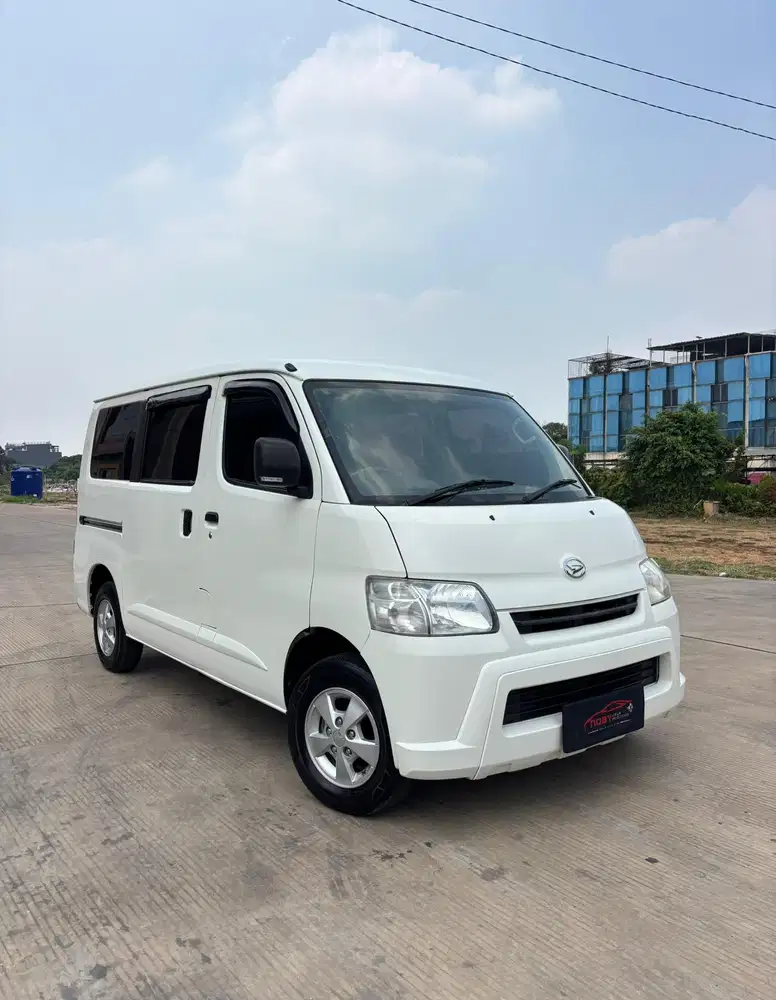 Daihatsu Granmax 1.5 D AcPs 2020 Manual ( Putih Metalik )