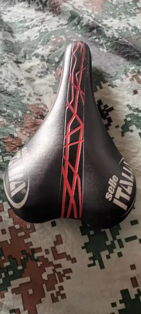 Sadel road bike  selle italia