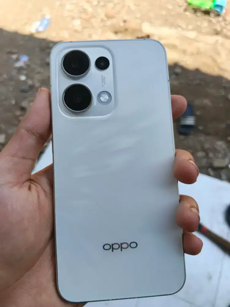 oppo reno 13 5G 12/256 matot