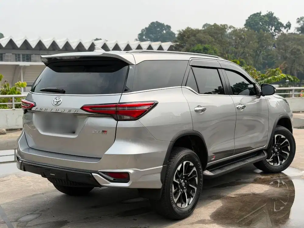2022 Toyota Fortuner Silver 2.8GR Sport VRZ A/T Diesel