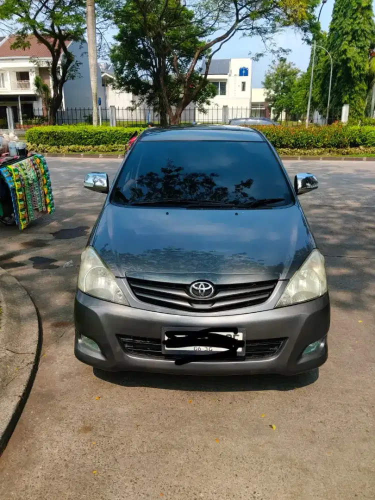 INNOVA E A/T 2010