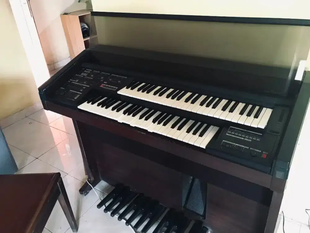 Yamaha Electone HE-4