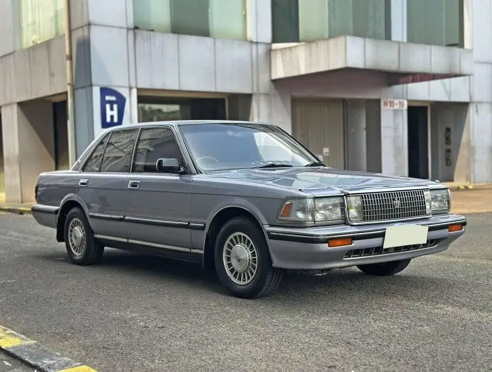 1990 Toyota Crown Royal Saloon 2.0 Manual Silver ORIGINAL Rawatan
