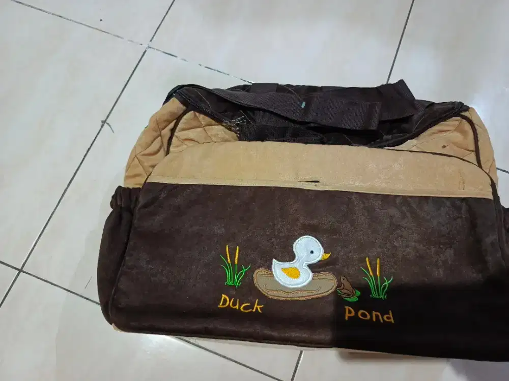 Tas perlengkapan bayi
