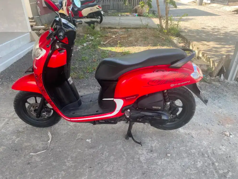 Dijual scoopy 2017 pemakaian 2018 super mulus