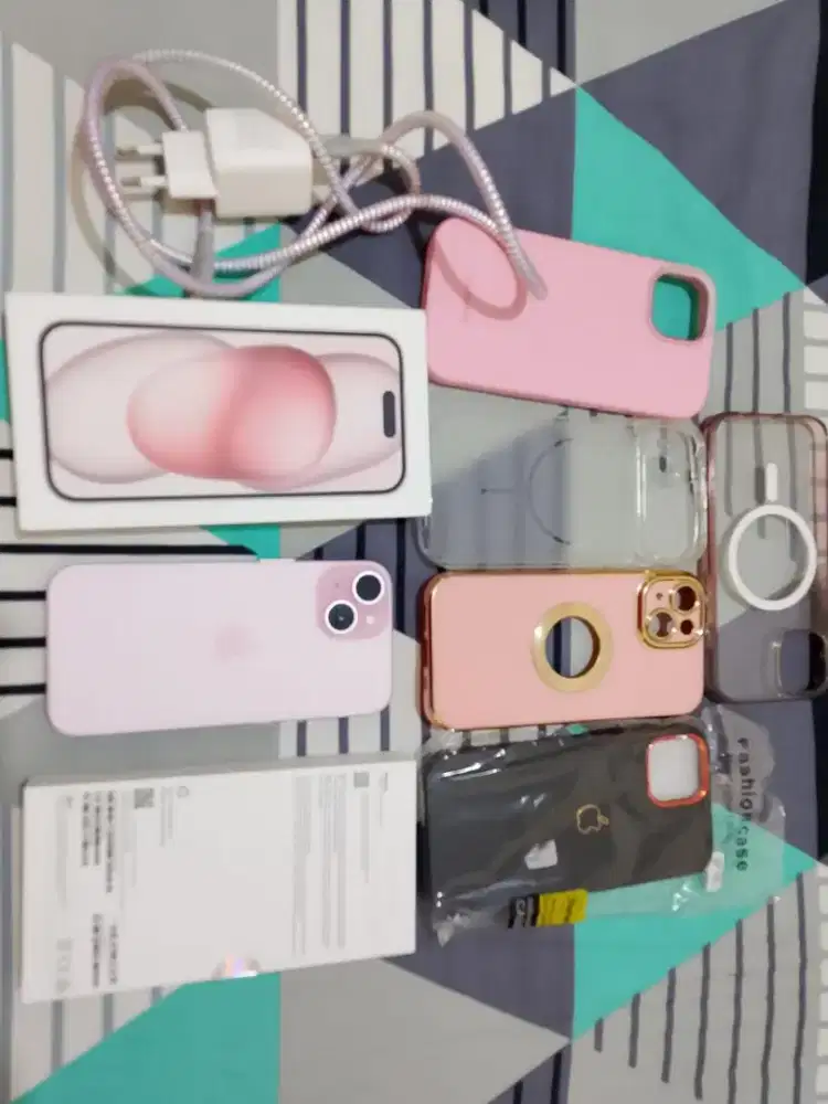 For sale iphone 15 (pink 128gb) ex digimap. Masih garansi feb 2027
