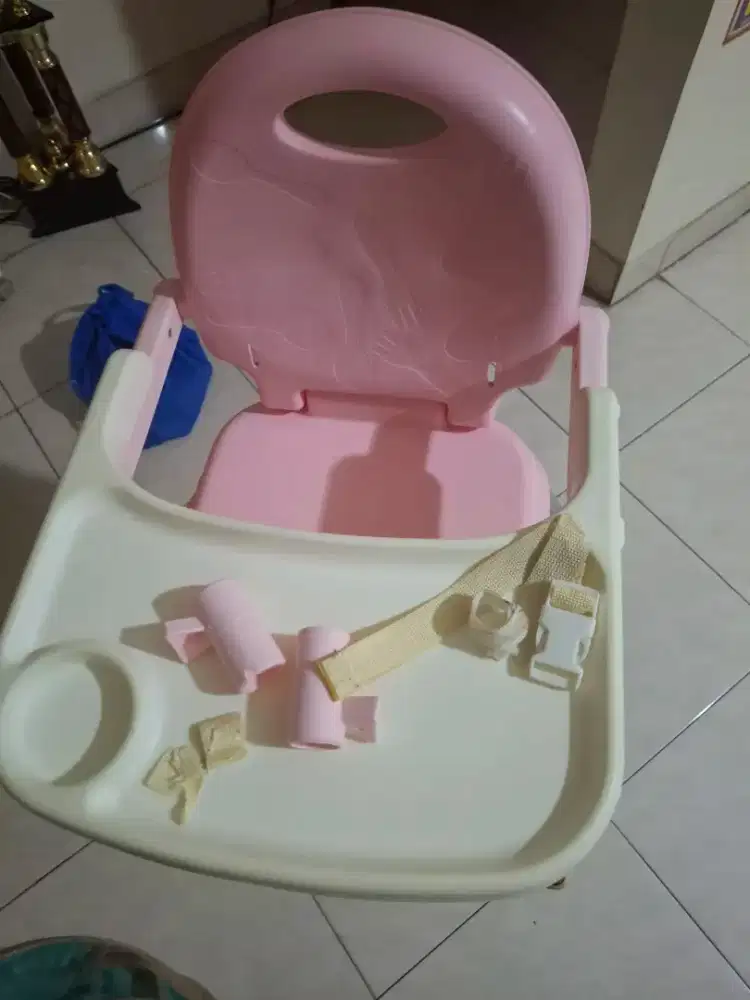 Kursi makan anak baru makan
