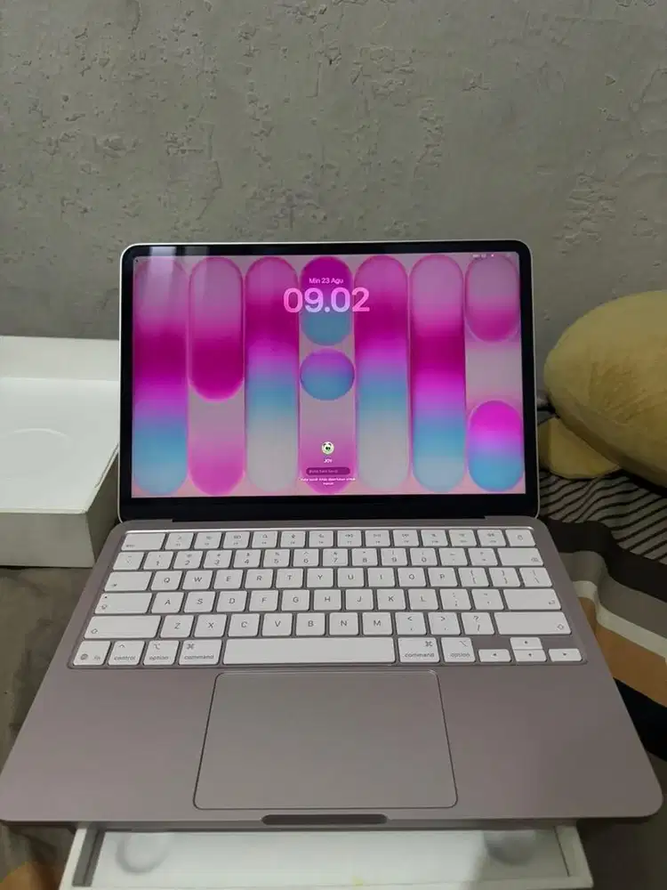 Macbook neo blush 256gb 13inch like new