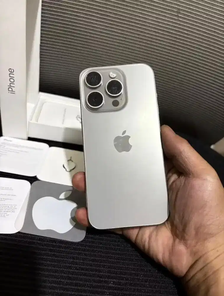 Iphone 15 pro fullset garansi resmi