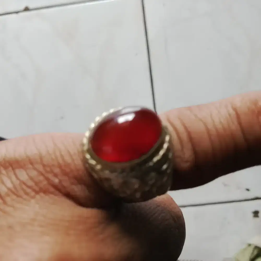 Batu akik warna merah