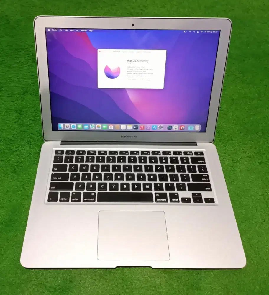 Apple Macbook Air 2017 i5 8/128 GB Silver Murah