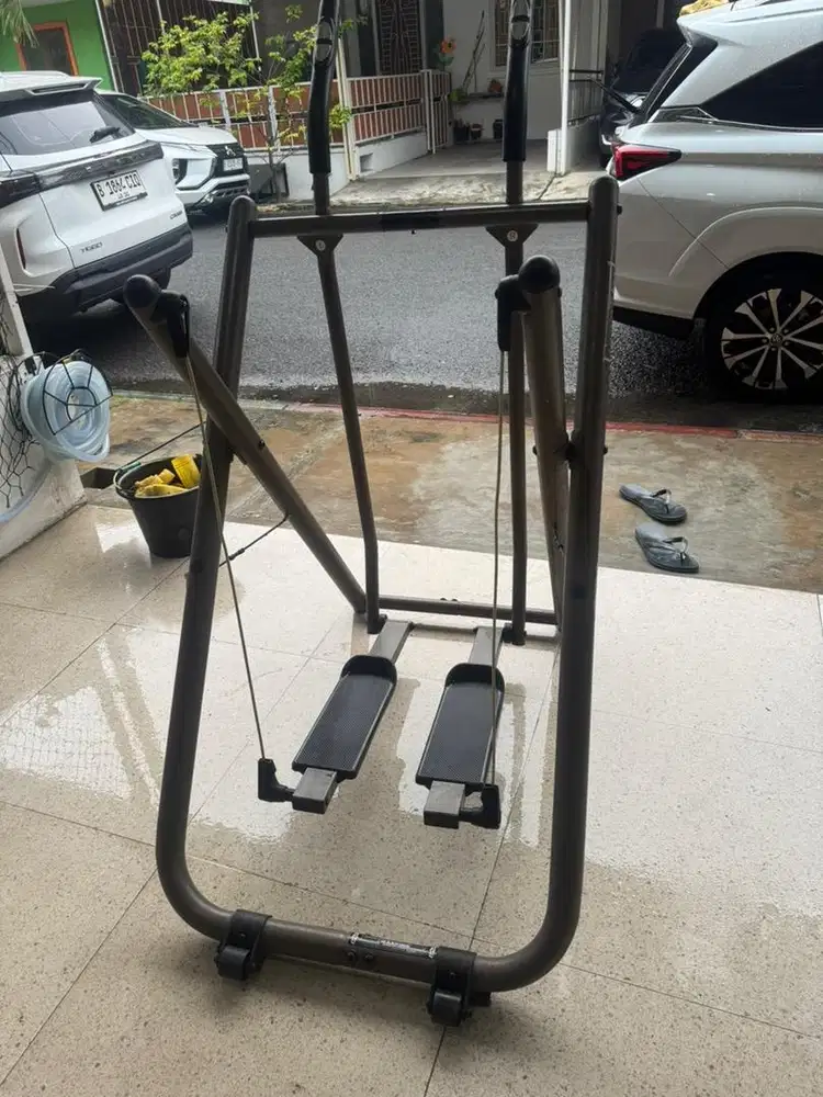 Alat Fitness Air Walker / Gazelle Freestyle Glider Bekas