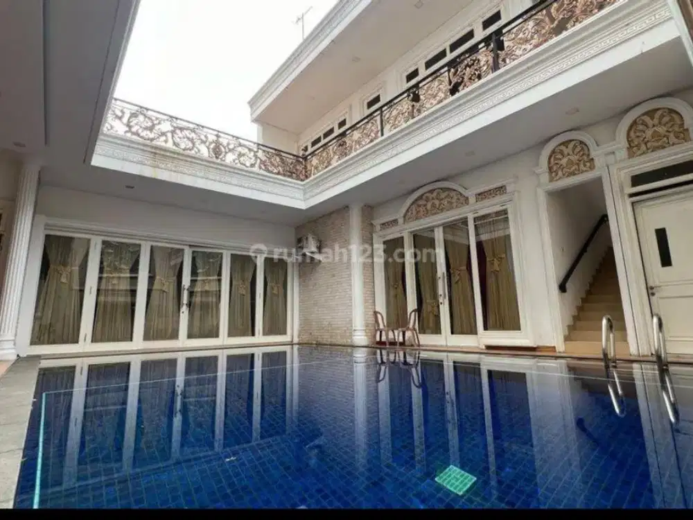 Dijual rumah mewah harga bersahabat di Duren Sawit, Jakarta Timur