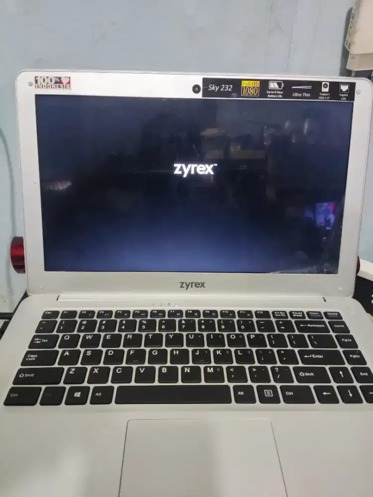Zyrex sky 232 ram 4 ssd 256gb