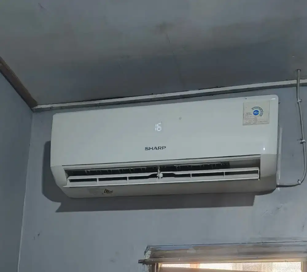 AC merk Sharp 1 ok, normal & dingin, lengkap remote & bricket