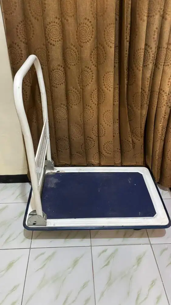Troli Lipat Second – Praktis & Hemat Tempat