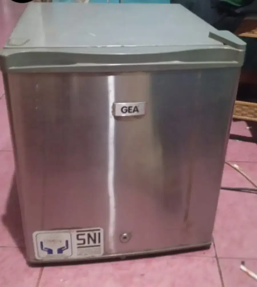Kulkas 1 pintu GEA (mini bar)