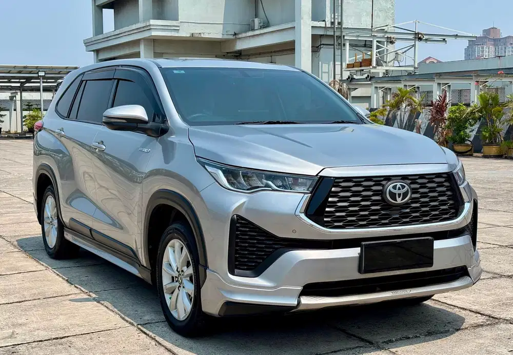 TOYOTA INNOVA ZENIX V HYBRID MODELISTA 2023 SILVER TT 2024 AT HV HEV
