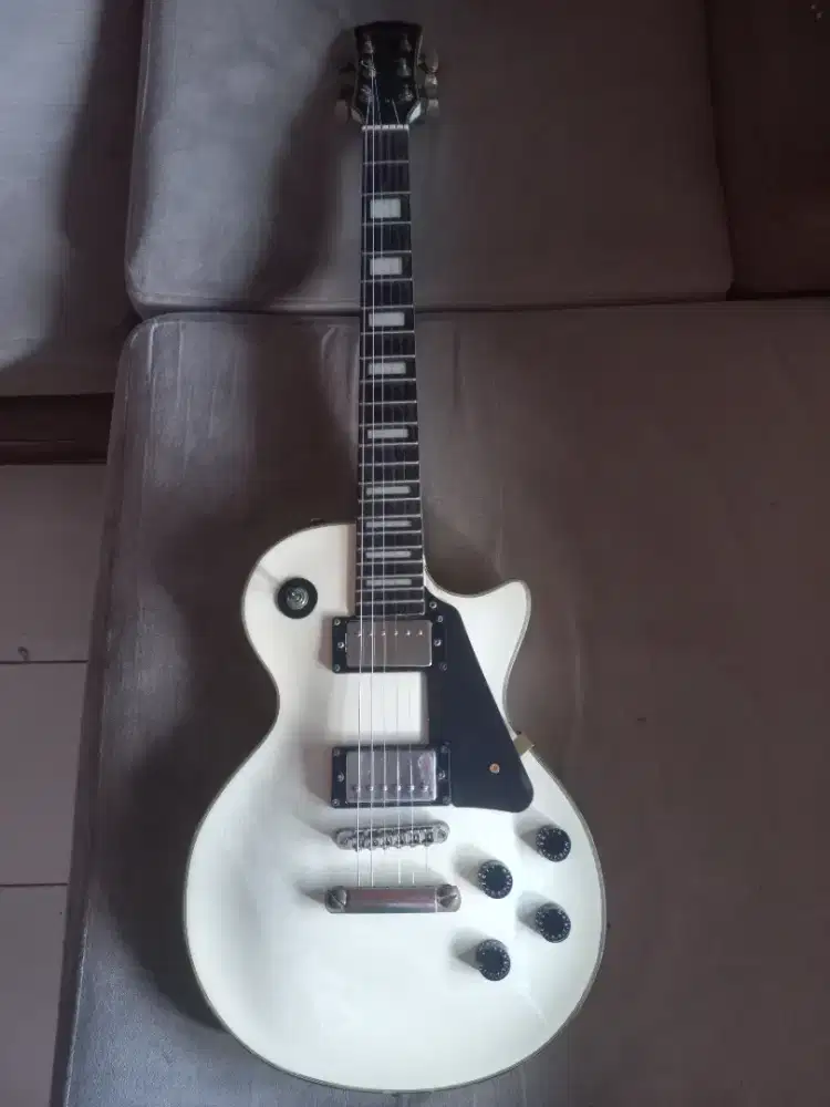 Gitar merk legacy LP300 white beauty asli original MIC