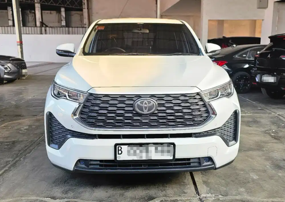 Toyota Innova Zenix V AT 2023 Putih KM 40rban Mulus Gress Siap Pakai
