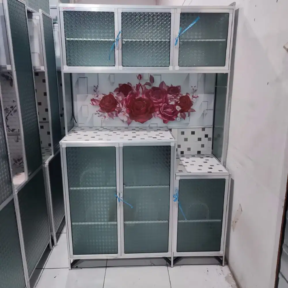 rak piring kaca 3 pintu ukuran ( P 120 L 45 T 180 cm